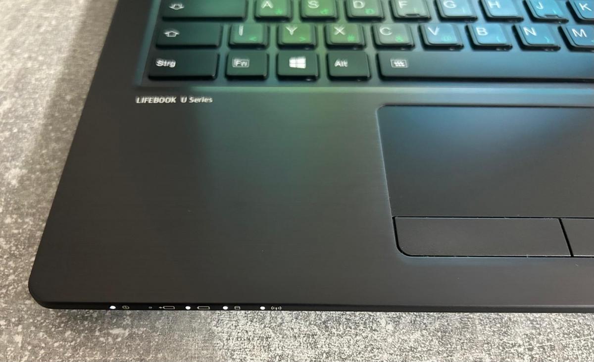 Fujitsu LIFEBOOK U749